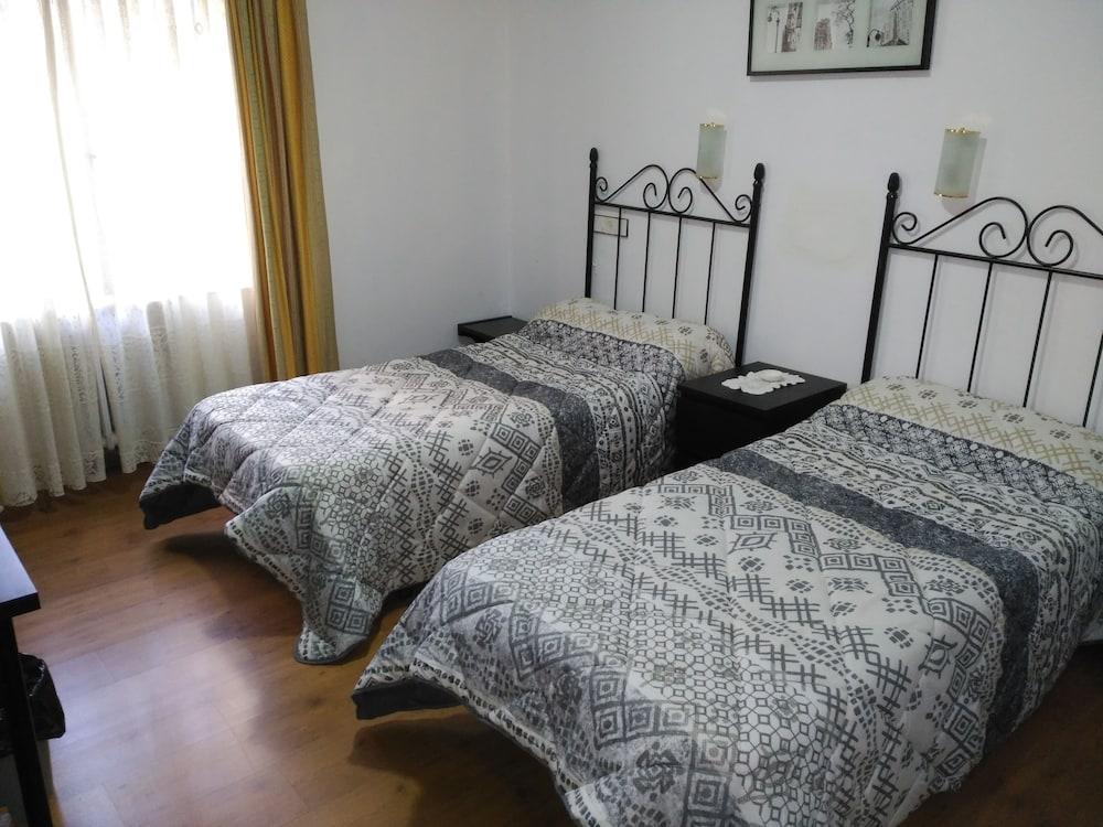 Hotel Vaqueros Лангрео Екстериор снимка