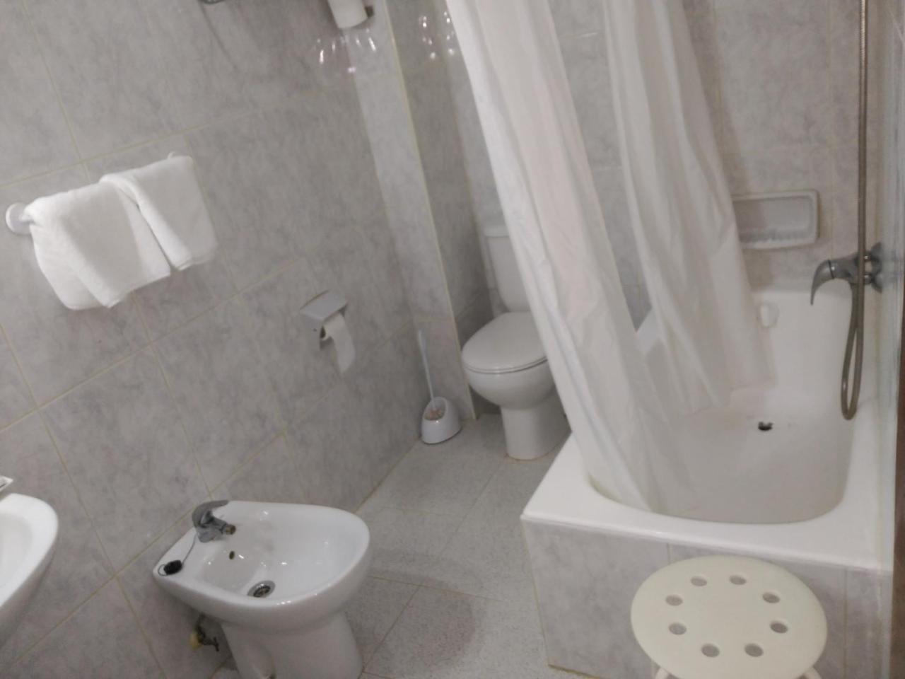 Hotel Vaqueros Лангрео Екстериор снимка