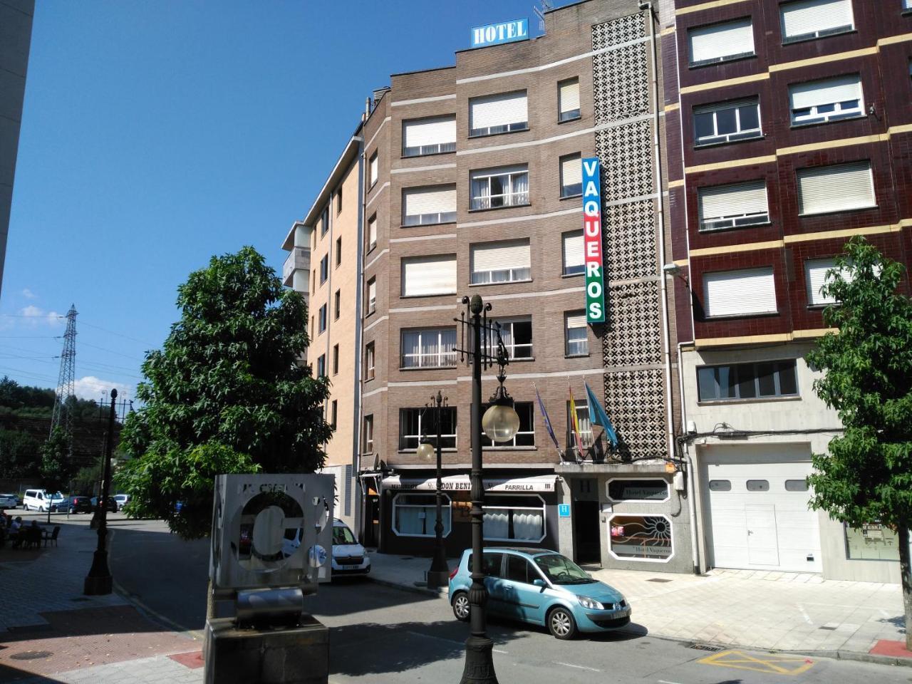 Hotel Vaqueros Лангрео Екстериор снимка