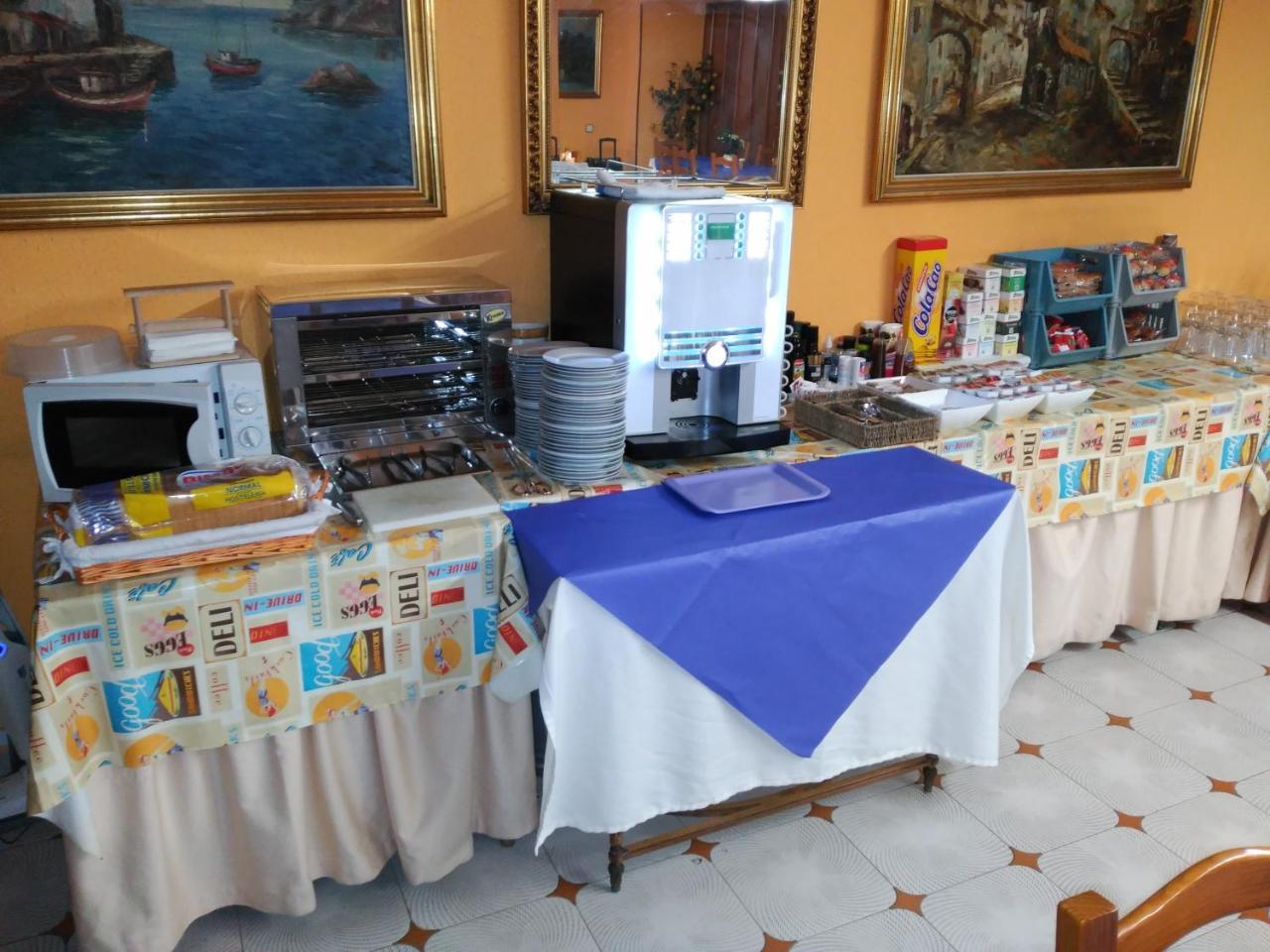 Hotel Vaqueros Лангрео Екстериор снимка